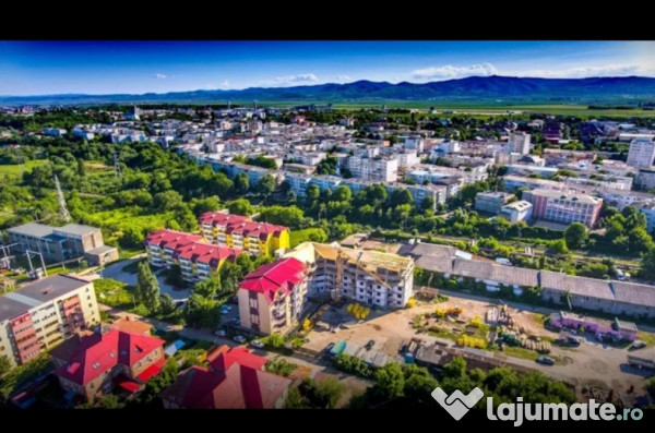 Vând apartament mobilat și utilat complet
