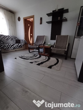 Închiriez apartament 3 camere - Zona Vest Trivale complex 1