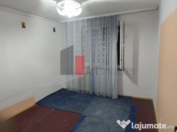 Vânzare apartament 4 camere decomandat Olteniței - Sudului