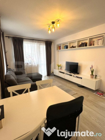 Apartament de vânzare, cu 2 camere, 50 mp, zona Tractorul