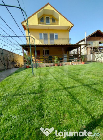 Casa de vanzare cu 5 camere, p+1, 130 mp utili, 463 mp teren