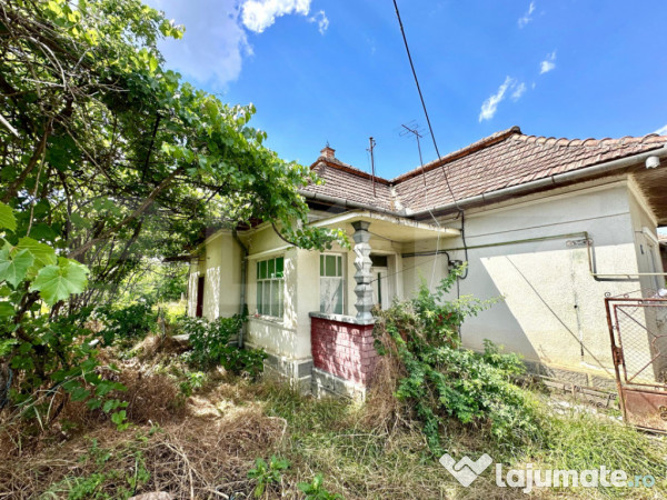 Casa 2 camere,teren 720 mp,comuna unirea
