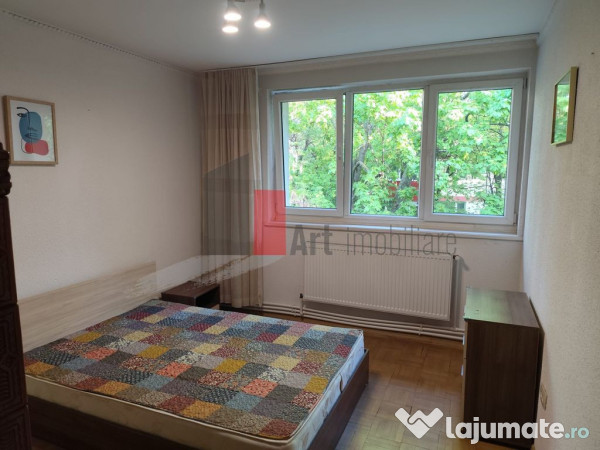 Apartament de vanzare cu 2 camere in zona pajura.