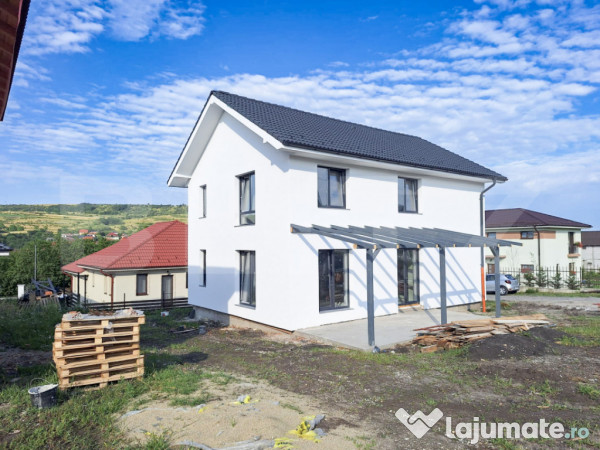 Casa chinteni, 700 mp teren, 135 mp utili