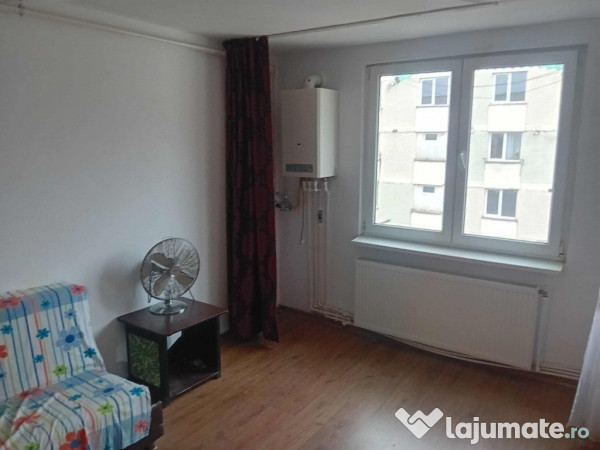 Garsoniera maratei 24mp etaj 3 renovata centrala termopan baie cu dus