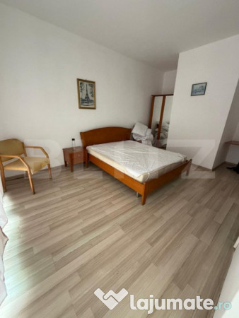 Casa de inchiriat, 10 camere, 300 mp, zona spitalul judetean