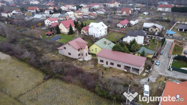 Vand 2 case noi in sat gageni cu teren 1700mp, la 200m de padure