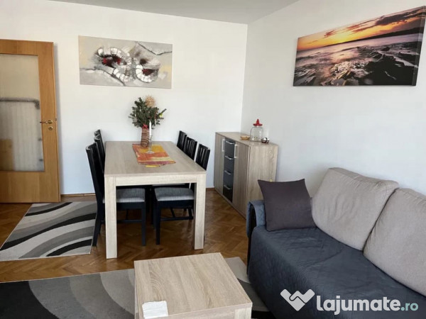 Apartament cu 3 camere, decomandat - zona Grivitei