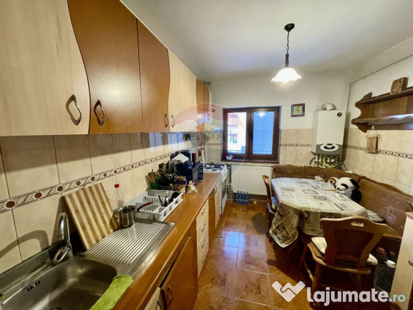 Apartament trei camere Zona Finante