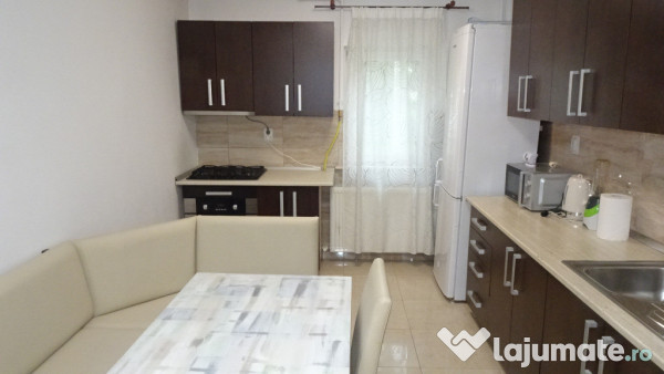 Inchiriez apartament 3 camere decomandat in Deva pe Liliacului, 2 bai,