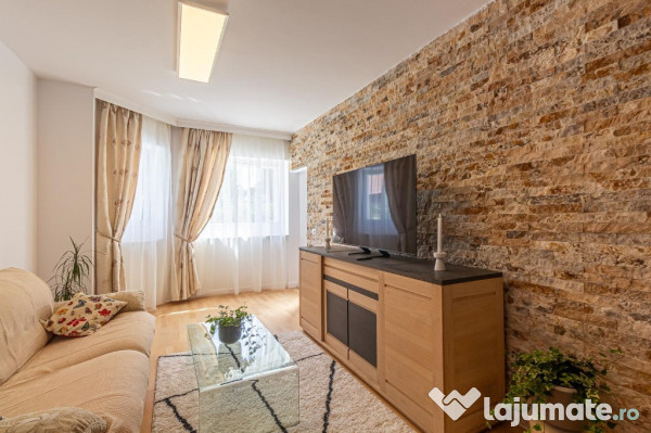 Apartament PREMIUM | 3 camere,3 bai | 90mp+800 curte | Centrul Istoric