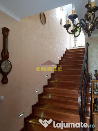 Casa , P+1+teren, 700 mp,zona Calea Nationala ,pret 32000...