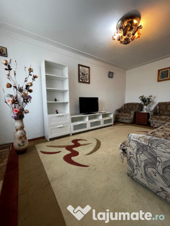 Apartament cu 3 camere Alexandru cel Bun