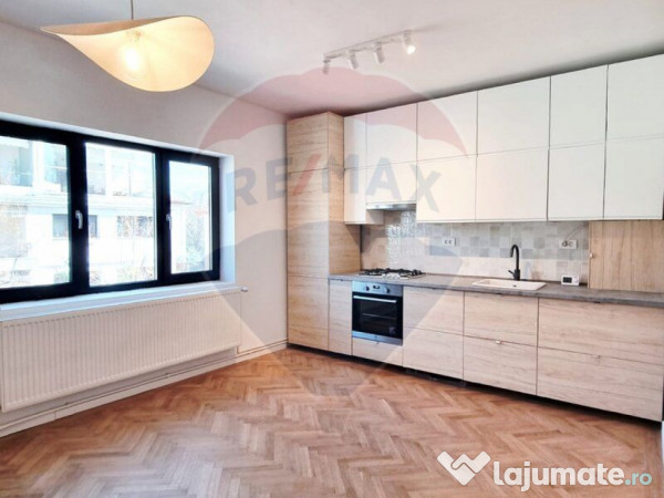 Apartament de închiriat, 3 camere în Primăverii