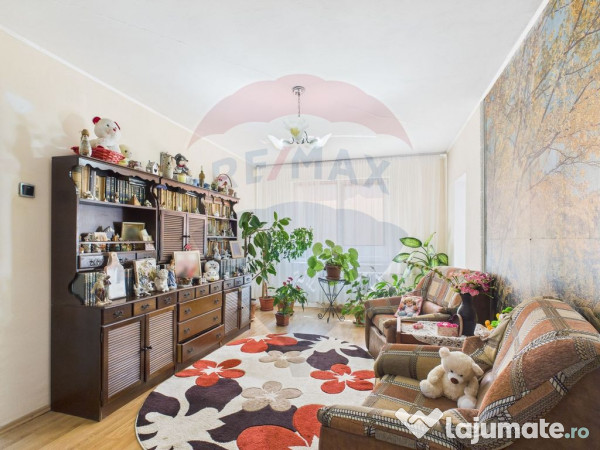 Apartament mare de vanzare, 4 camere, 2 bai, 2 balcoane, ...