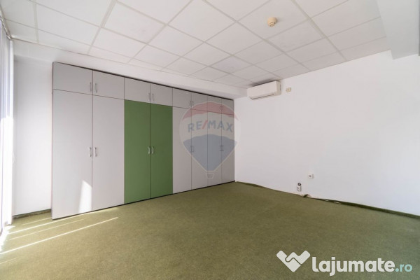 Casa cu 12 camere de inchiriat, str. traian