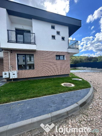 Casa tip triplex de vanzare
