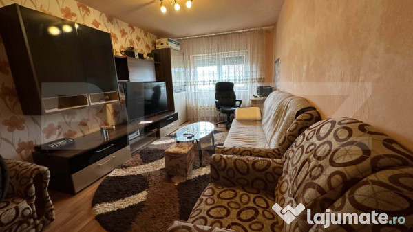 Apartament cu 3 camere si 2 bai, zona rogerius
