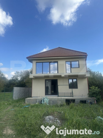 Casa 216 mp, 900 mp teren, zona odoreului