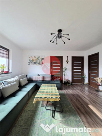 Casa 4 camere cu teren in proprietate la corbu