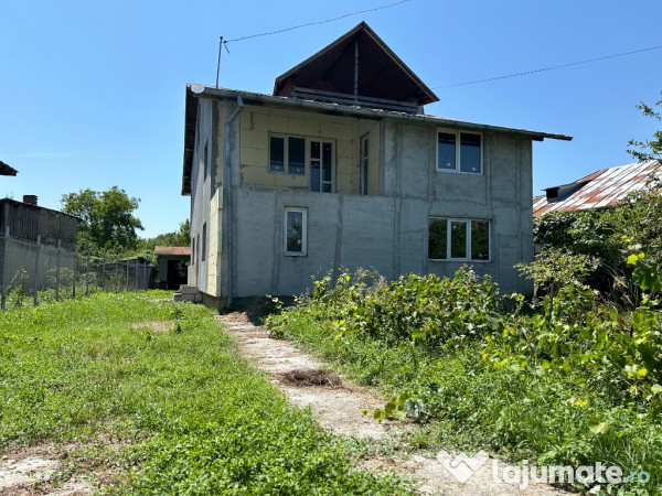 Casă, moreni, dâmbovița, str. mihai viteazul