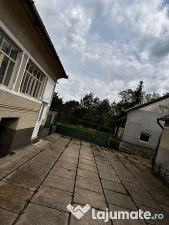 Casa loc. paroș, lângă hateg, jud. hunedoara