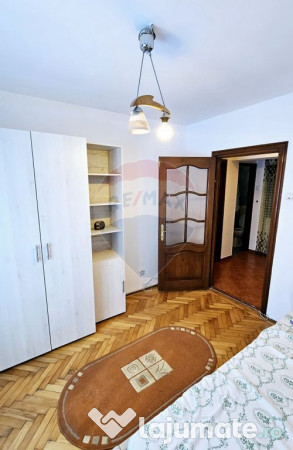 Apartament cu 3 camere de închiriat în zona Precista