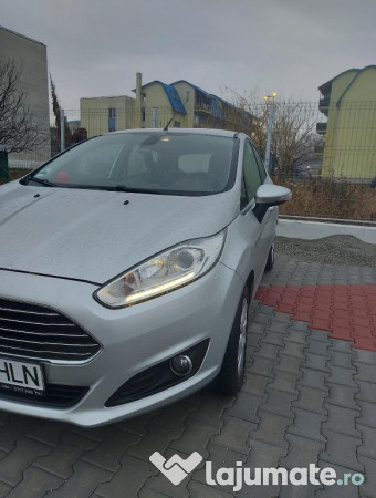 Ford fiesta 2015 masina