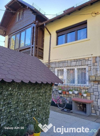 Apartament 3 camere în vilă pe stradă Avram Iancu.