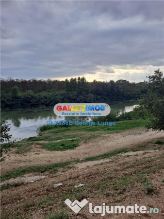Teren 13000 mp pentru investiti pe malul argesului magurele