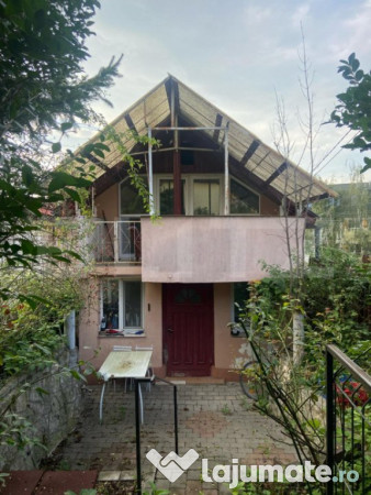 Casă individuală cu 7 camere, 198,42 mp, zona hasdeu