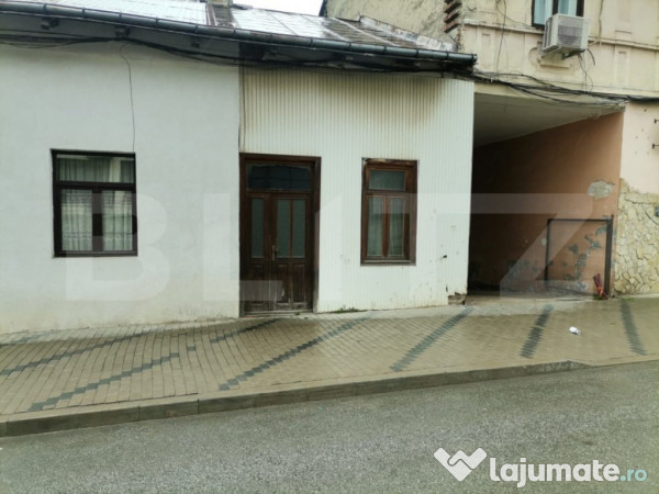 Casa de vanzare cu destinație birouri, zona vatra dornei