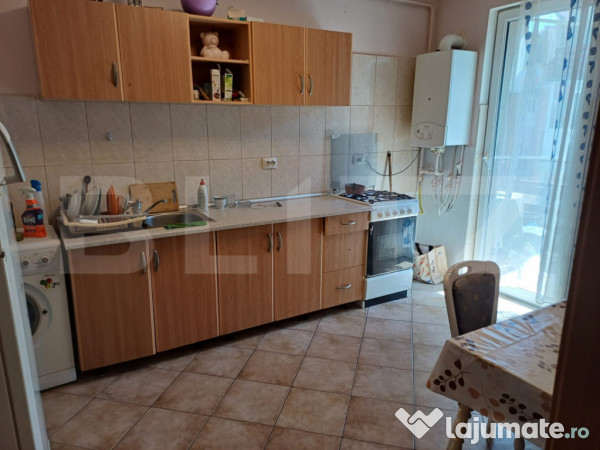 Apartament 1 camera, expunere sudica, etaj 2, zona eroilor