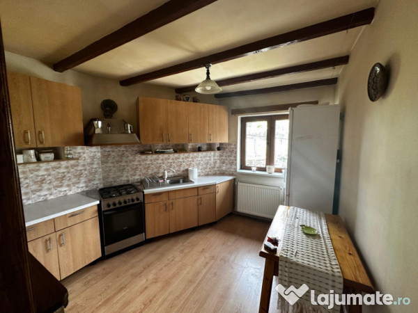 Apartament 3 camere în vilă, 114 mp | curte | sinaia