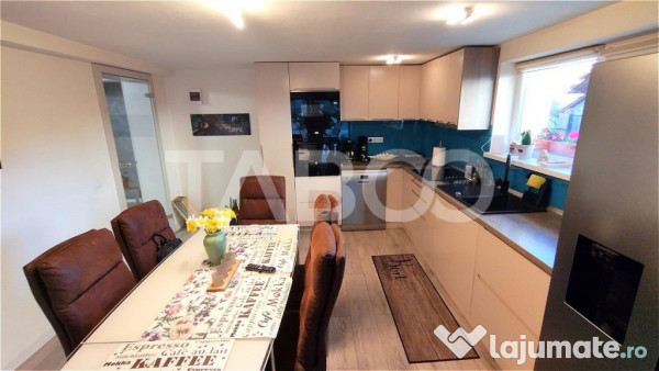 Casa insiruita 3 nivele avand etajele 1 si 2 in regim hoteli