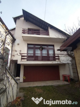 Ultracentral închiriere casă/vilă, 4 camere, 150 mp