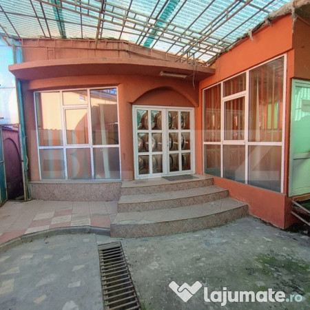 Casa cu 6 camere si garaj pretabil afacere zona malu rosu