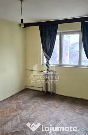 Apartament cu 2 camere, etaj 3, zona Sagului