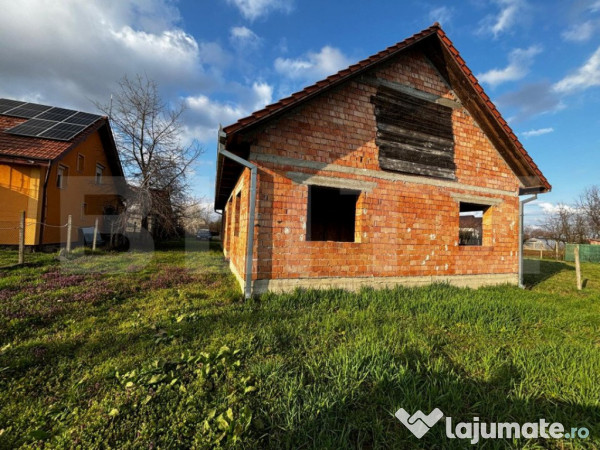 Teren cu o constructie inceputa, 1500 mp, zona păulești
