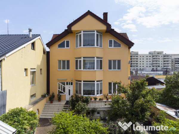 Casa versatila pentru clinica, birouri – zona centrala