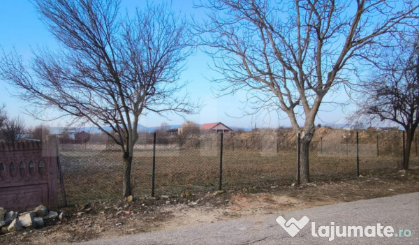 Teren intravilan 550 mp, stradal, zona podari