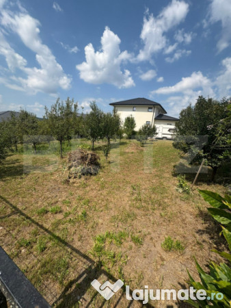 Teren intravilan subcetate 700mp