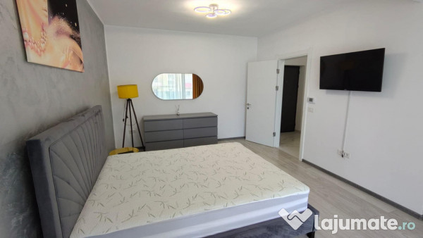 Garsoniera zona tractorul,complex valcom,