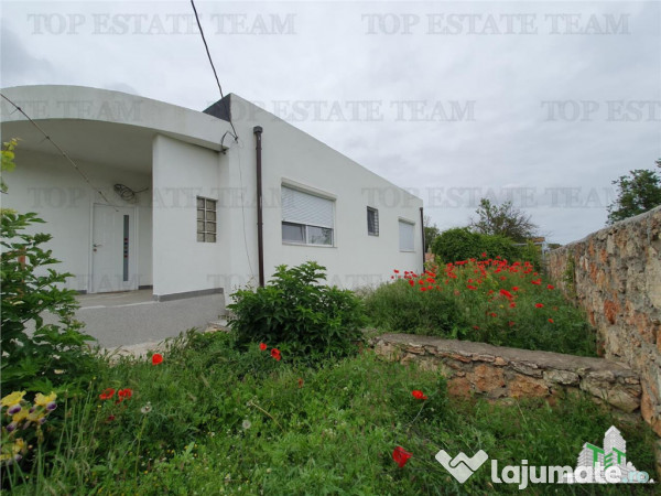 Casa superba cu teren generos casicea constanta