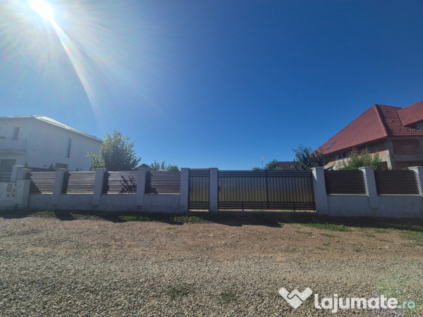 Proprietar, vand teren 600mp