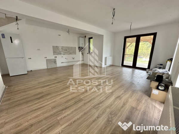Duplex cu 4 camere, 2 bai si dressing in giroc la asfalt.