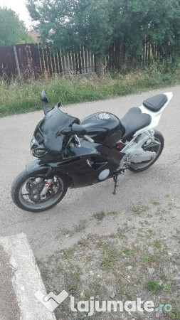 Honda cbr 700