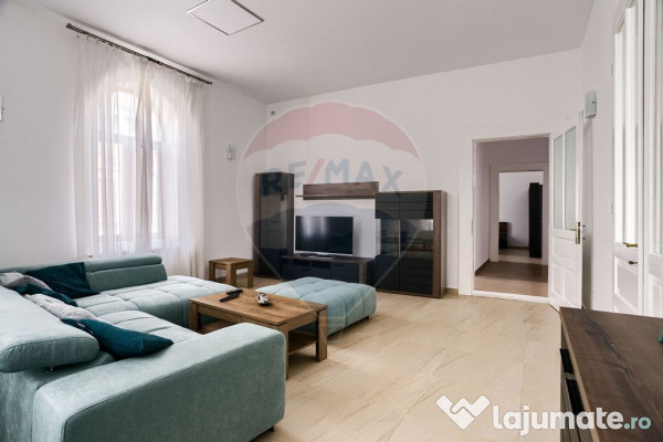 Apartament cu 4 camere de închiriat în zona Central