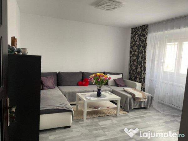 SE VINDE APARTAMENT RENOVAT 3 CAMERE DECOMANDAT IN VIILOR-Se