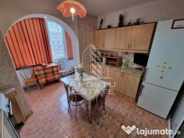 Apartament cu 2 camere, centrala proprie , AC , anvelopat...